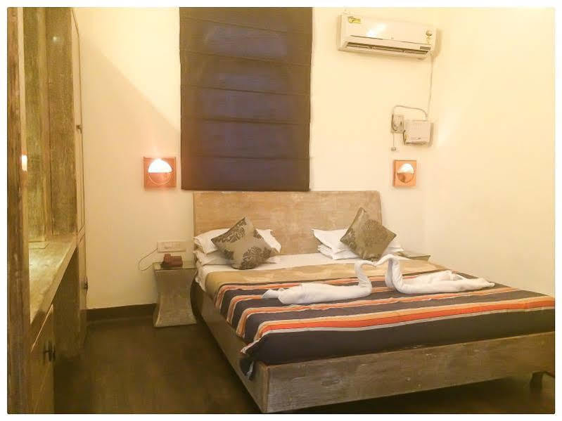 Itsy Hotels Banana Boutique Varanasi Exterior foto